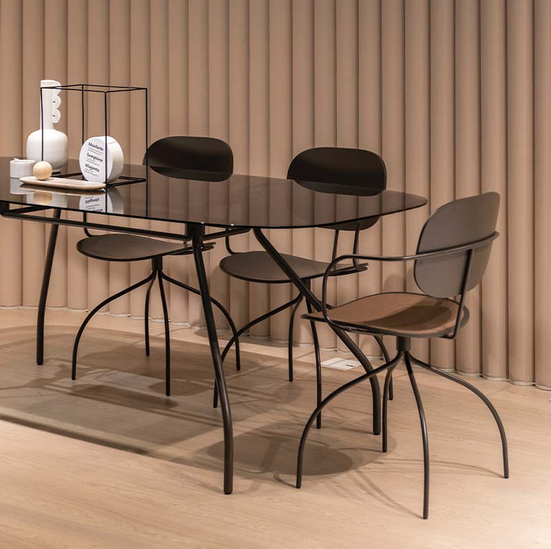 Glass Table with Chairs Glass Table with Chairs